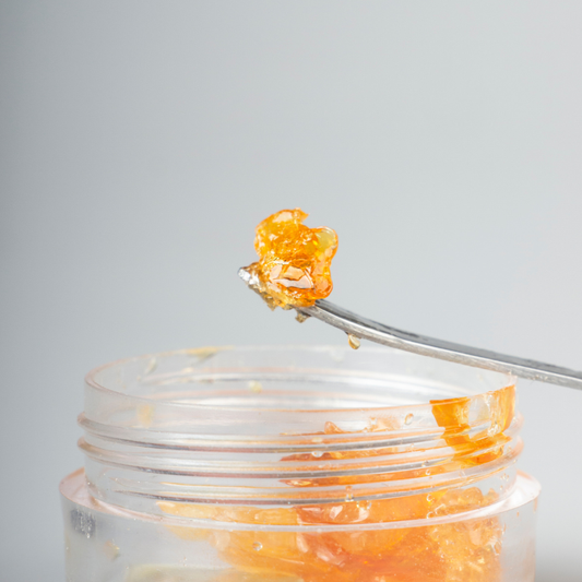 THCA diamonds concentrate being dabbed showing clean vapor and crystalline texture